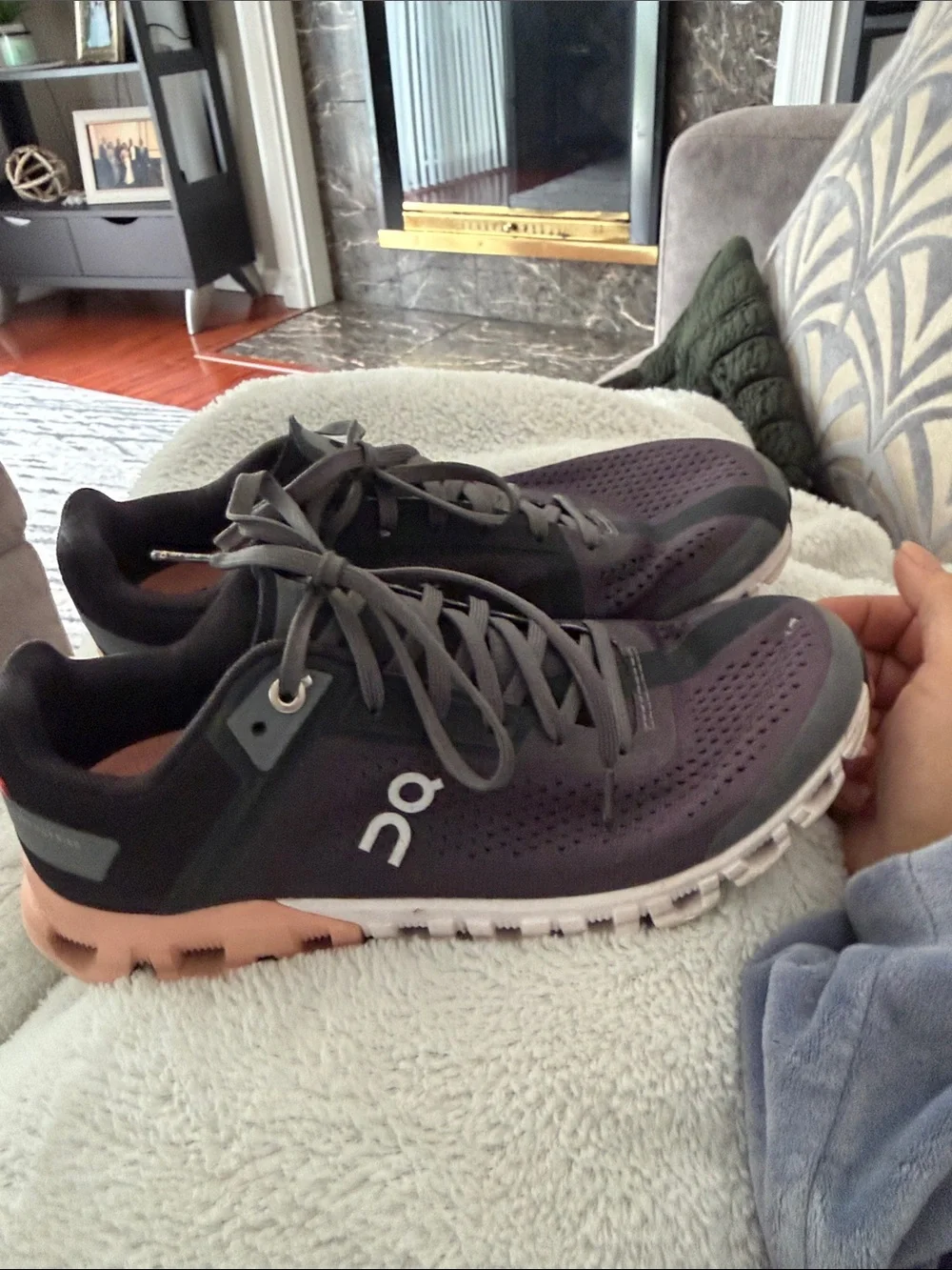 On Running Cloudflow Shoes in Rock | Rose 7 - Picture 3 of 8